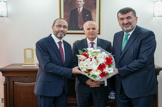 Hac ve Umre Hizmetleri Genel Müdürü Demirhan görevine başladı.jpg